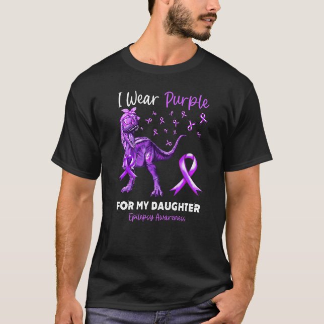 I Bära Lila för min dotterepilepsimedvetenhet D T Shirt (Framsida)