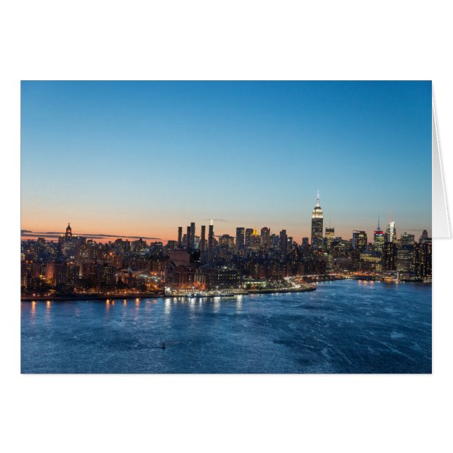 I Brooklyn tittar på Manhattan-skylinen Hälsningskort (Framsidan Horizontal)