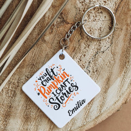 I Craft Stories Halloween Keychain for Writers Rund Silverfärgad Nyckelring