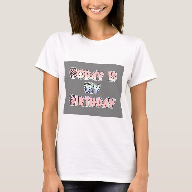 I dag är Rosa    i min födelsedag i Baby T-shirt (Framsida)