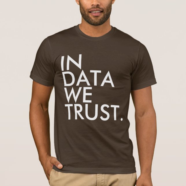 I Data litar vi på T-shirt (Framsida)