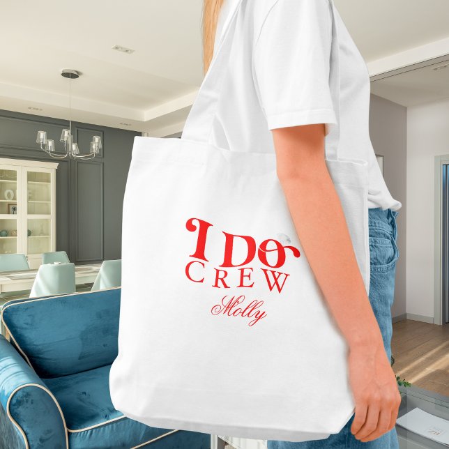I Do Crew Röda Brudtärna Tygkasse (I Do Crew tote bag with modern serif font – perfect for bridesmaid proposals or bridal celebrations!)