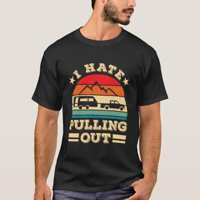 I E Pulling Ou Camg Trailer T Shirt (Framsida)