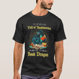 I en Fullt av bokmaskar är en Bok-drakblått T Shirt