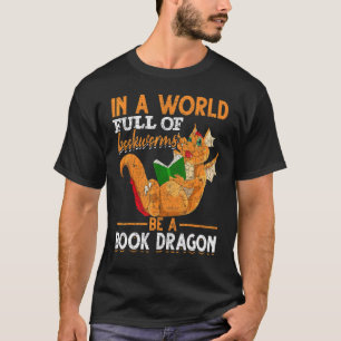 I en Fullt av bokmaskar blir en drakläsning i Bok T Shirt