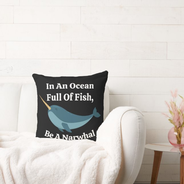 I en Fullt av fisktypografi i Dekorativ kudde (Soffa)