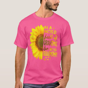 I en fullt av mormas är farmor Sunflowe T Shirt
