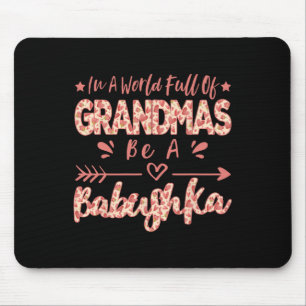I en Fullt av mormor är en bybushka rysk Musmatta