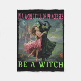 I en värld av Fullt är det en "Witch Halloween" Fleecefilt