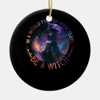 I en värld av Fullt är det en "Witch Halloween" Julgransprydnad Keramik