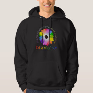 I En Värld Där Du Kan Vara Vad Som Helst Var En Lä Hoodie