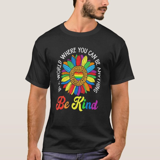 I en värld kan Lgbtq Gay pride Lgbt Ally Rainb T Shirt (Framsida)