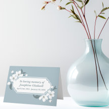 I ett vackert minne med vacker Blommigt