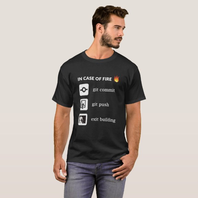 I fall att av avfyra git begår gitpush tee shirt (Hel framsida)