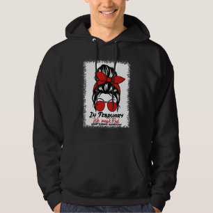 I februari bär vi röda röra buns hjärtsjukdom Aw Hoodie