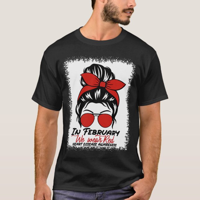 I februari Bära Red Messy Bun Heart Disease Aw T Shirt (Framsida)
