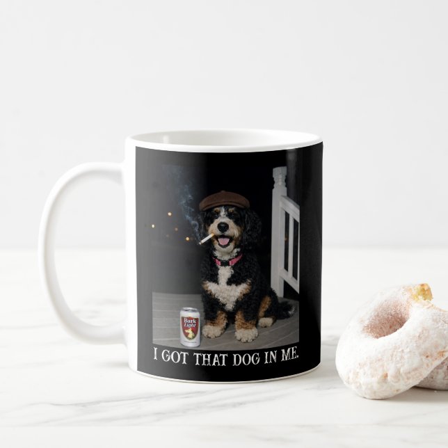 I Got That Dog In Me, Funny Bernedoodle Meme Kaffemugg (Med munk)