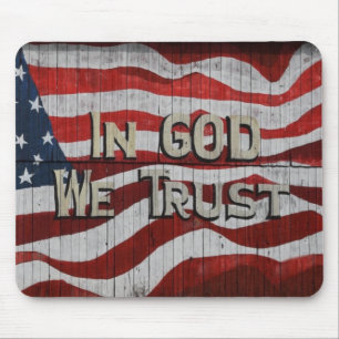I Gud litar vi på Rustic Barn Board American Flagg Musmatta