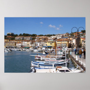I hamnen i Cassis by. Fiske och Poster