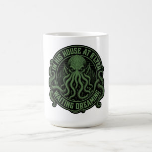 I Hans Hus Vid Rlyeh Väntar Drömmande Cthulhu Kaffemugg