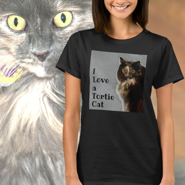 I Kärlek a Tortie Cat T Shirt (Skapare uppladdad)