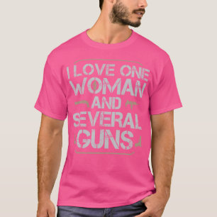 I Kärlek, en kvinna och flera vapen T Shirt