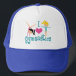 I Kärlek Gymnastics Cute Gymnast Keps<br><div class="desc">I Kärlek Gymnastics. En söt gymnastikflicka som ger en vacker tealtext mellan två tumlande flickor och ett vackert rosa hjärta. En söt gymnast närvarande för ett barn eller för kvinnors gymnastiktränare.</div>