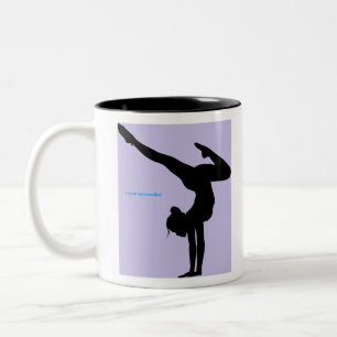 I Kärlek Gymnastics- Gymnast with Lilac Background Två-Tonad Mugg