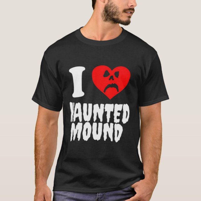 I Kärlek Haunted Mound Essential T-Shirt (Framsida)