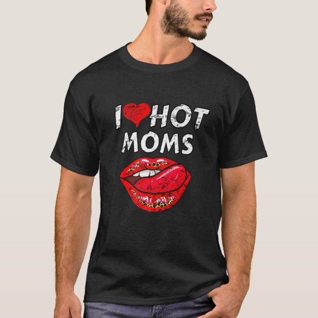 I Kärlek Hett Mammor T Funny Red Heart Kärlek Mamm Shirt (Framsida)