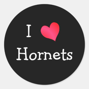I Kärlek Hornet Runt Klistermärke