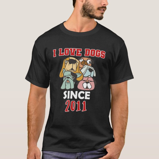 I kärlek hundar sedan 2011 t shirt (Framsida)