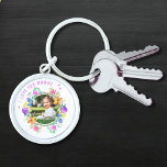 I KÄRLEK MAMMA DIG Photo Colorful Blommigt Modern Rund Silverfärgad Nyckelring<br><div class="desc">I KÄRLEK ÄR MAMMAN Photo Colorful Blommigt Modern Keychain-Nyckelring innehåller ditt favoritfoto omgivet av en blommigt andedräkt av färgstarka vattenfärgblommor. Personlig med din text, t.ex. "I kärlek you mamma", i den moderna elegantens kalligrafi-skripttypografi. Perfekt för födelsedag, jul, Mors dag och mycket mer. PHOTO TIP: centrera dina foton innan du laddar...</div>