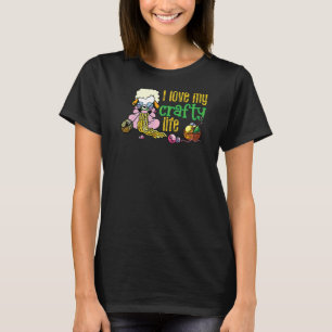 I Kärlek, min Crafty Life Knitting Crafters-citat T Shirt