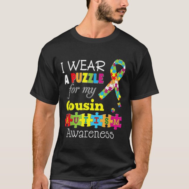 I Kärlek: My Autistic Cousin Autism Awareness Day  T Shirt (Framsida)