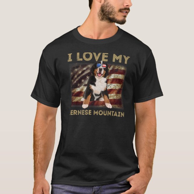 I Kärlek My Bernese Mountain Pappa Mamma American  T Shirt (Framsida)