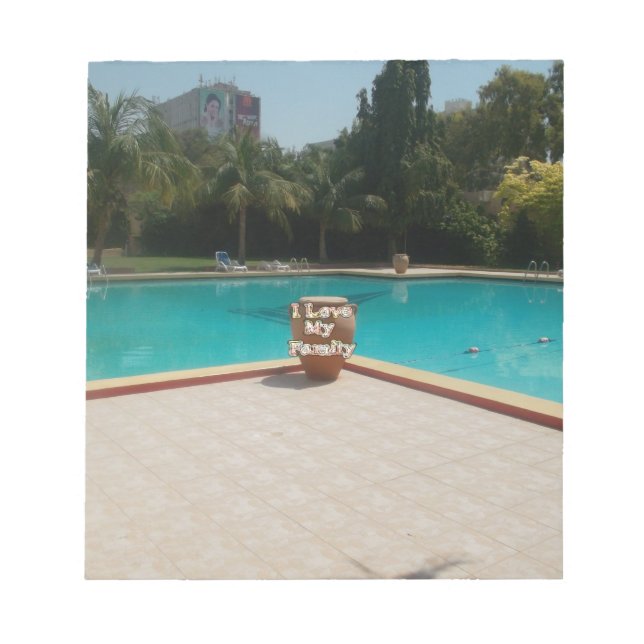 I Kärlek My Family Poolside Art Anteckningsblock (Framsida)
