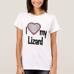 I Kärlek My Lizard - Cute Red Heart Photo Ram T Shirt<br><div class="desc">Den här roligtens t-shirt låter dig visa hur mycket du kärlekar din ödla! Skjortan har en roligt hjärtformade fotodroppe i ram där du kan ladda upp ett foto av din egen ödla. Djur älskare kommer att falla i kärlek med den här roligt anpassadet t-shirt som gör att du kan ladda...</div>