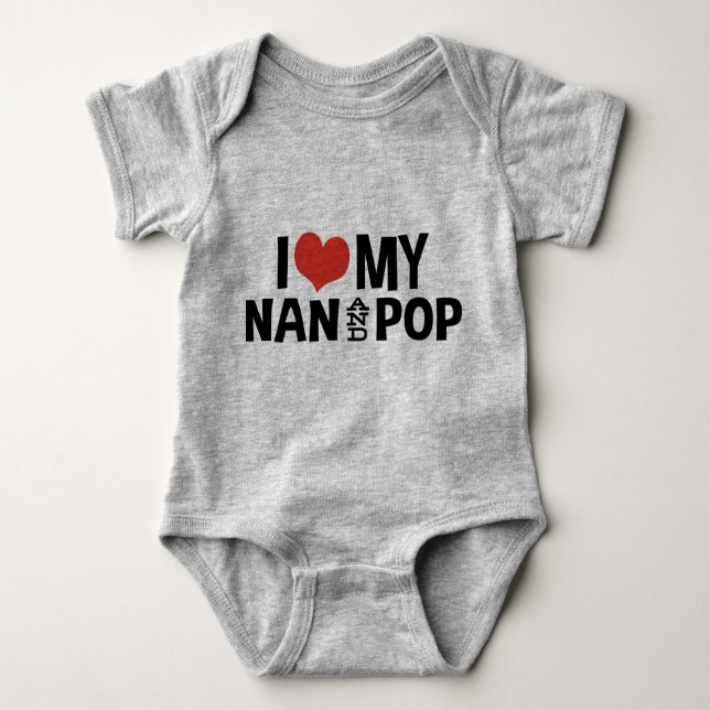 I Kärlek My Nan och Pop Baby Beanie T Shirt (Framsida)