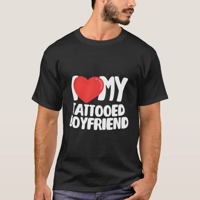 I Kärlek My Tattooed Boykompis T Shirt (Framsida)