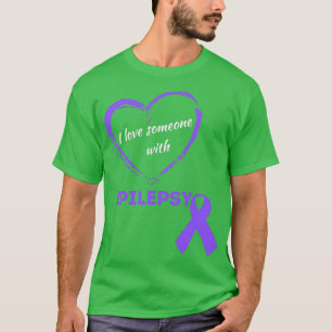 I Kärlek någon med Lila Awareness Ribb med epileps T Shirt