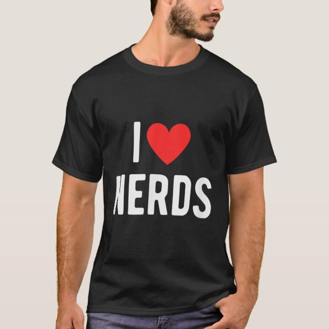 I Kärlek Nerds Funny Geeky Graphic Heart Nerd T Shirt (Framsida)