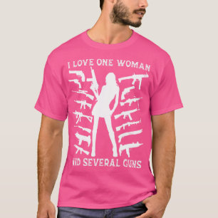 I Kärlek One Woman och flera Guns Funny Guns Husba T Shirt