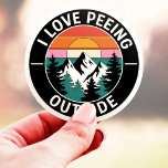 I Kärlek Peeing Exside Funny Vinyl Klistermärken<br><div class="desc">Förbered kärlek för naturen och, ja, torka ut med det här märkliga klistermärket! Det här klisterlandskapet är en perfekt för utomhusentusiaster, kameror, vandrare och alla som uppskattar en badrumsbrytning i bran. Denna dekal är tillverkad med hållbar vinyl och är redo för alla äventyr. Sätt på den på vattenflaskan, kylaren, bilfönstret...</div>