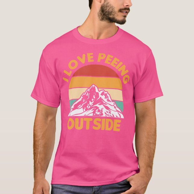 I Kärlek Peeing utanför Camping Hiking Camper Vint T Shirt (Framsida)