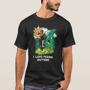 I Kärlek Peeing utanför Retro Funny Camping Drinki T Shirt