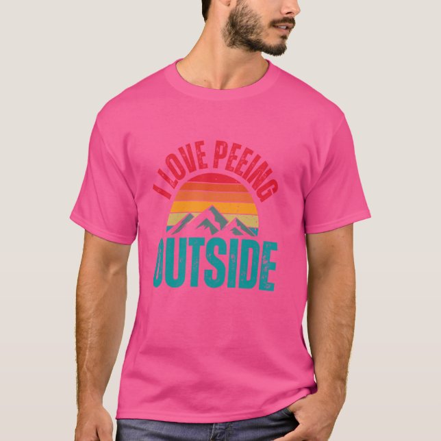 I Kärlek Peeing utanför Retro Sunset Äventyr Campi T Shirt (Framsida)