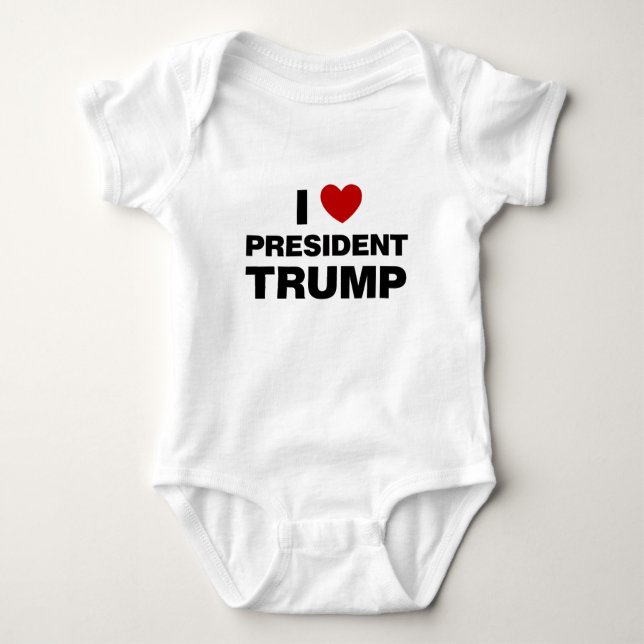 I Kärlek president Trump Heart T Shirt (Framsida)