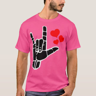 I KÄRLEK skriver du på rött hjärta. T Shirt