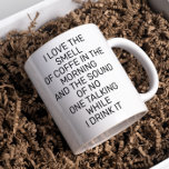 I kärlek Smell of Coffee Funny Sayed God morse Kaffemugg<br><div class="desc">Den här designen har skapats med digitalteknik. Det kan vara personlig genom att klicka på anpassningsknappen och ändra färg, lägga till namn, initialer eller ord. Kontakta mig på colorflowcreations@gmail.com om du vill ha denna design på en annan produkt. Visa fler av mina skapelser eller följ mig på www.facebook.com/colorflowcreations, www.instagram.com/colorflowcreations, www.twitter.com/colorflowart...</div>